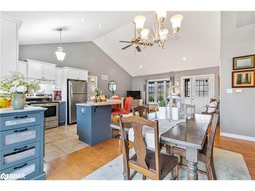 62 Springdale Drive, Lindsay, ON - Indoor Photo Showing Dining Room