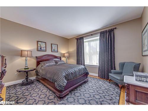 1680 Highway 26, Rr #2, Springwater, ON - Indoor Photo Showing Bedroom