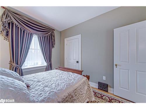 1680 Highway 26, Rr #2, Springwater, ON - Indoor Photo Showing Bedroom