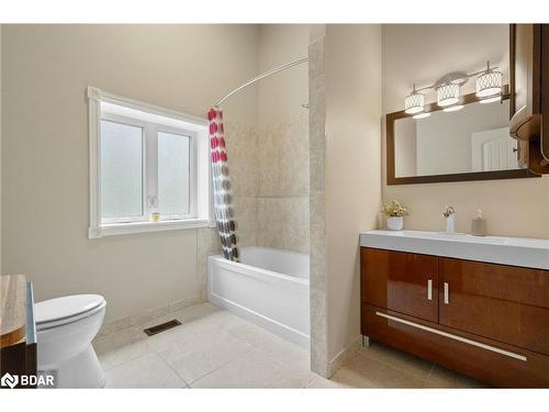 45 Wakunda Crescent, Tiny, ON - Indoor Photo Showing Bathroom