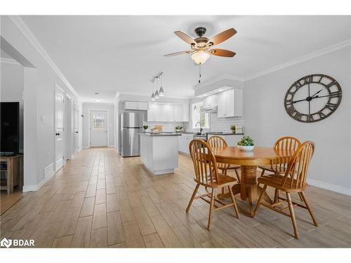 45 Wakunda Crescent, Tiny, ON - Indoor Photo Showing Dining Room