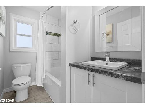 4-1 Olive Crescent, Orillia, ON - Indoor Photo Showing Bathroom