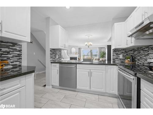 4-1 Olive Crescent, Orillia, ON - Indoor Photo Showing Kitchen With Upgraded Kitchen