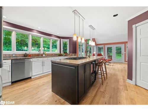 11 Aneva Court, Fenelon Falls, ON - Indoor Photo Showing Kitchen With Upgraded Kitchen