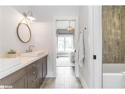 141 Dale Crescent, Bradford West Gwillimbury, ON - Indoor Photo Showing Bathroom