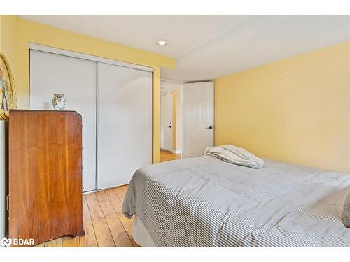 63 Hersey Crescent, Barrie, ON - Indoor Photo Showing Bedroom