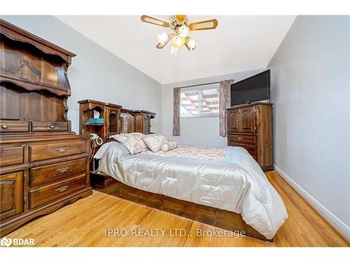 16 Langstone Crescent, Georgetown, ON - Indoor Photo Showing Bedroom