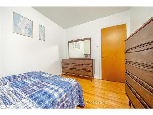 16 Langstone Crescent, Georgetown, ON - Indoor Photo Showing Bedroom