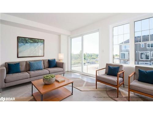 107 Surf Drive, Wasaga Beach, ON - Indoor Photo Showing Living Room