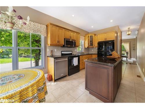 37 Kirkwood Drive, Niagara-On-The-Lake, ON - Indoor Photo Showing Kitchen