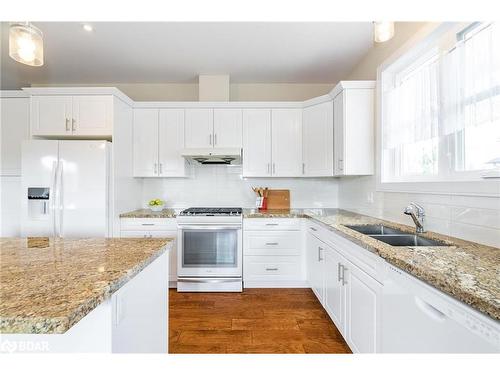 45 Betty Boulevard, Wasaga Beach, ON - Indoor Photo Showing Kitchen With Double Sink With Upgraded Kitchen