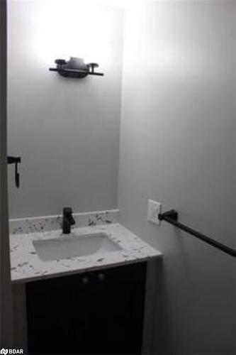 88 Kipling Place, Barrie, ON - Indoor Photo Showing Bathroom