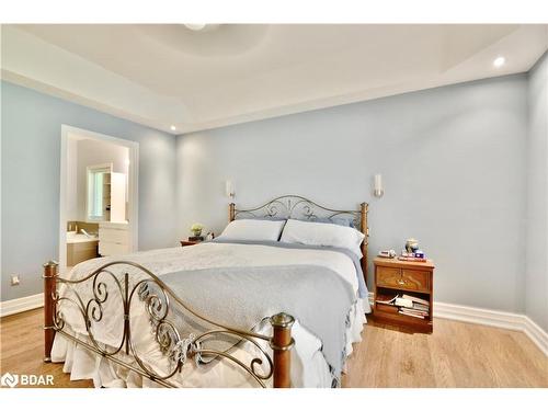 16 Macedonia Circle, Tiny, ON - Indoor Photo Showing Bedroom