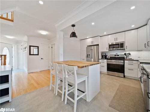 56 Irwin Drive, Barrie, ON - Indoor Photo Showing Kitchen With Upgraded Kitchen