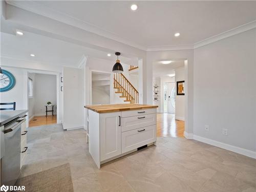 56 Irwin Drive, Barrie, ON - Indoor Photo Showing Kitchen