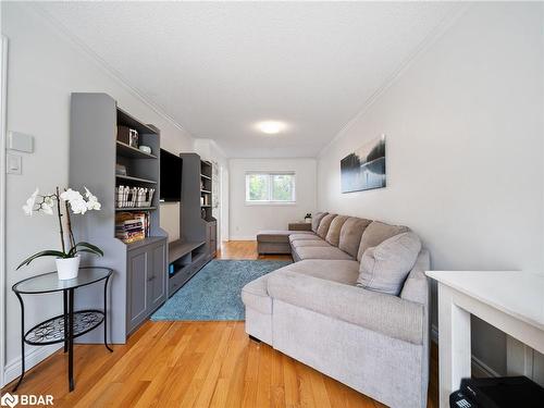 56 Irwin Drive, Barrie, ON - Indoor Photo Showing Living Room