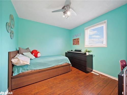 56 Irwin Drive, Barrie, ON - Indoor Photo Showing Bedroom