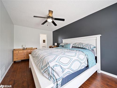 56 Irwin Drive, Barrie, ON - Indoor Photo Showing Bedroom