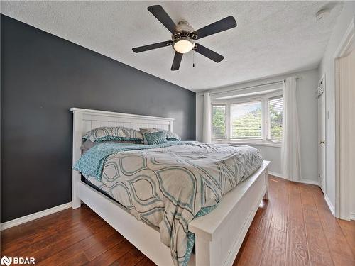 56 Irwin Drive, Barrie, ON - Indoor Photo Showing Bedroom