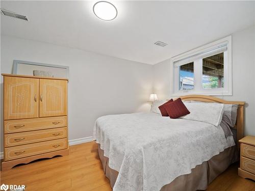 56 Irwin Drive, Barrie, ON - Indoor Photo Showing Bedroom