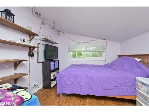 1071 Wood Street, Innisfil, ON - Indoor Photo Showing Bedroom