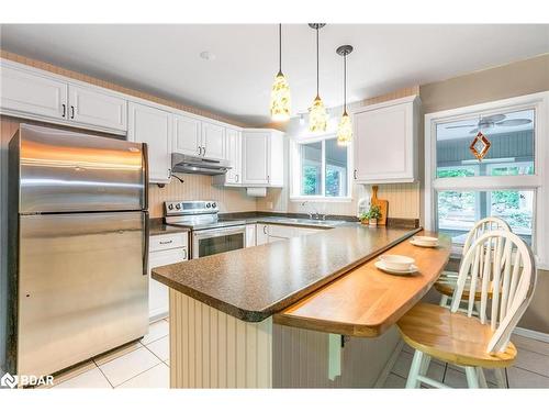 119 Silver Birch Drive, Tiny, ON - Indoor Photo Showing Kitchen