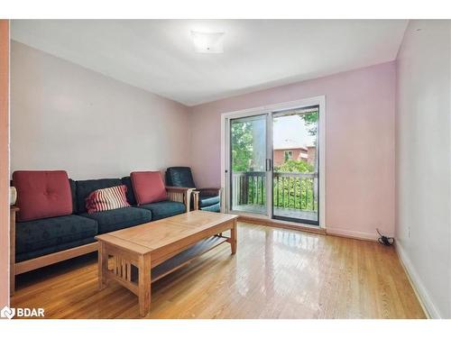 3027 Weston Road, Toronto, ON - Indoor Photo Showing Living Room