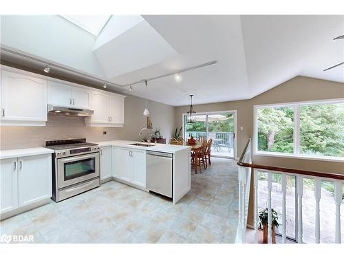 86 Osprey Ridge Road, Barrie, ON - Indoor Photo Showing Kitchen