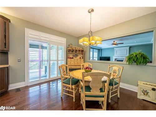 31 Plunkett Court, Barrie, ON - Indoor Photo Showing Dining Room