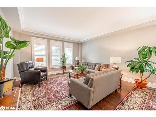 31 Plunkett Court, Barrie, ON - Indoor Photo Showing Living Room