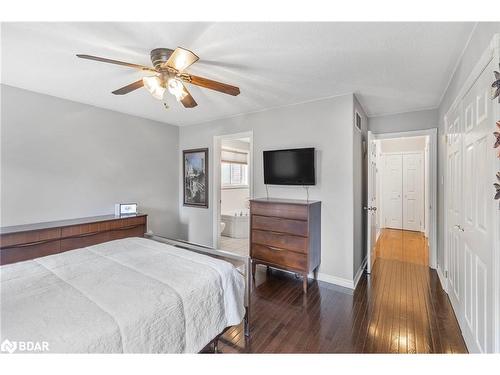 69 Miller Drive, Barrie, ON - Indoor Photo Showing Bedroom