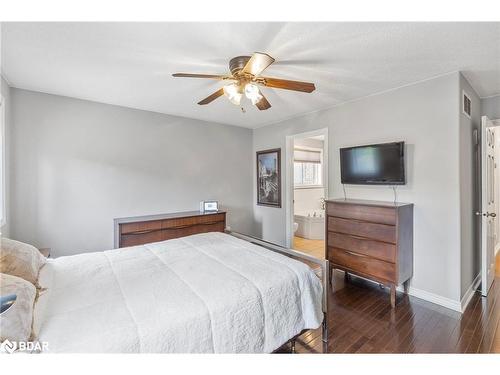 69 Miller Drive, Barrie, ON - Indoor Photo Showing Bedroom