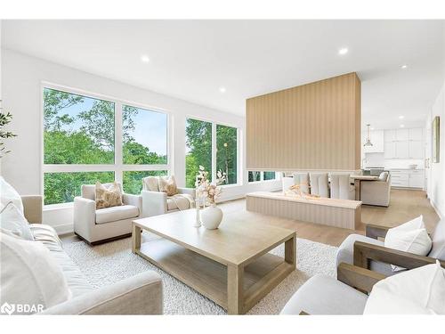 25 Deerhurst Highlands Drive, Huntsville, ON - Indoor Photo Showing Living Room