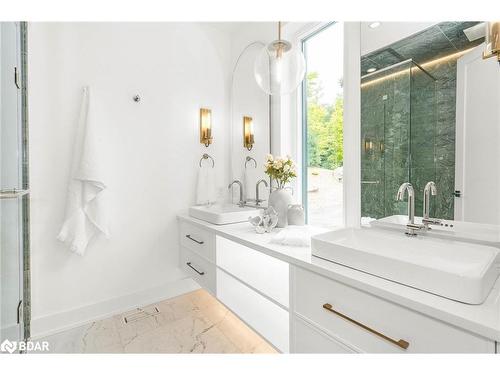 25 Deerhurst Highlands Drive, Huntsville, ON - Indoor Photo Showing Bathroom