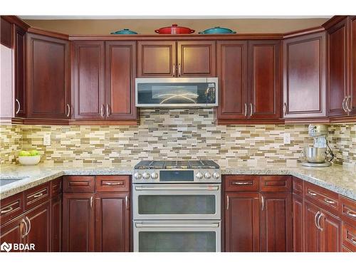 30 Capilano Court, Barrie, ON - Indoor Photo Showing Kitchen With Upgraded Kitchen