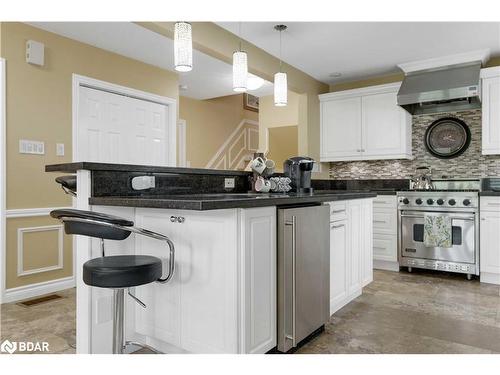 9 Bellevue Crescent, Barrie, ON - Indoor Photo Showing Kitchen