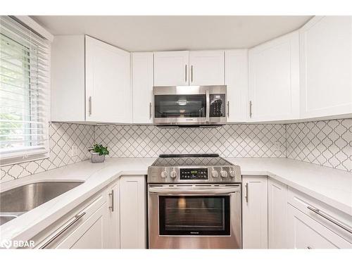 3923 Algonquin Avenue, Innisfil, ON - Indoor Photo Showing Kitchen