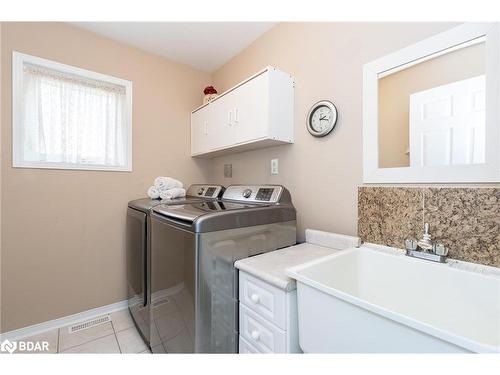 109 Dyer Drive, Wasaga Beach, ON - Indoor Photo Showing Laundry Room