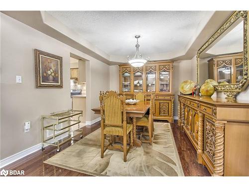 22 Benjamin Lane, Barrie, ON - Indoor Photo Showing Dining Room