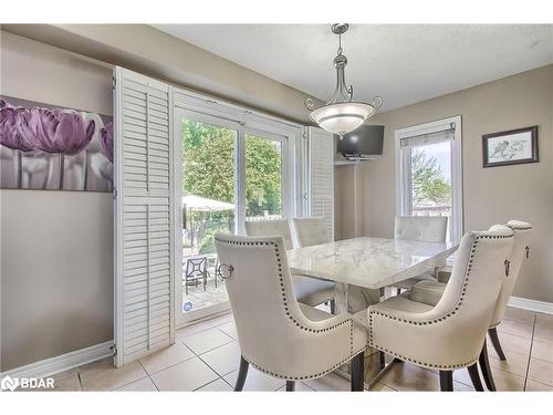 22 Benjamin Lane, Barrie, ON - Indoor Photo Showing Dining Room