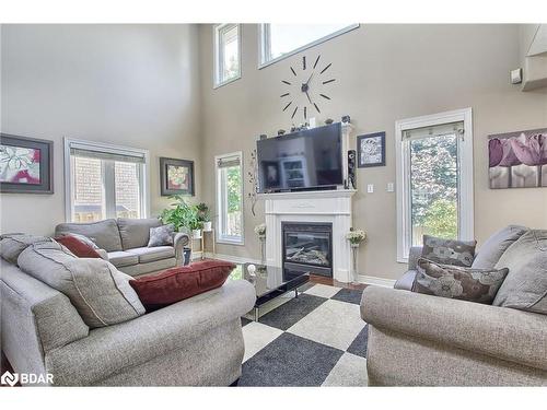 22 Benjamin Lane, Barrie, ON - Indoor Photo Showing Living Room With Fireplace