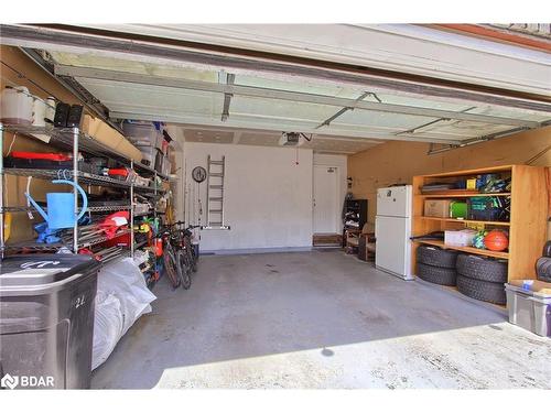 22 Benjamin Lane, Barrie, ON - Indoor Photo Showing Garage