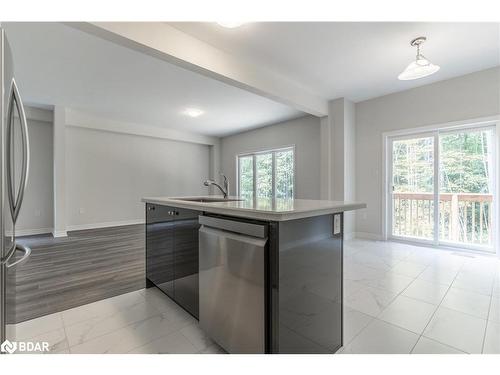 365 Beechwood Forest Lane, Gravenhurst, ON - Indoor Photo Showing Kitchen