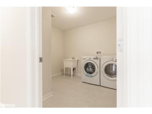 365 Beechwood Forest Lane, Gravenhurst, ON - Indoor Photo Showing Laundry Room