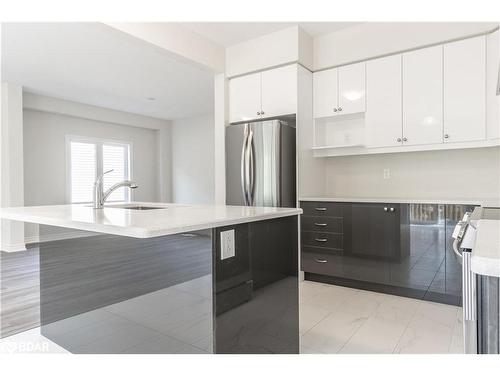 335 Beechwood Forest Lane, Gravenhurst, ON - Indoor Photo Showing Kitchen