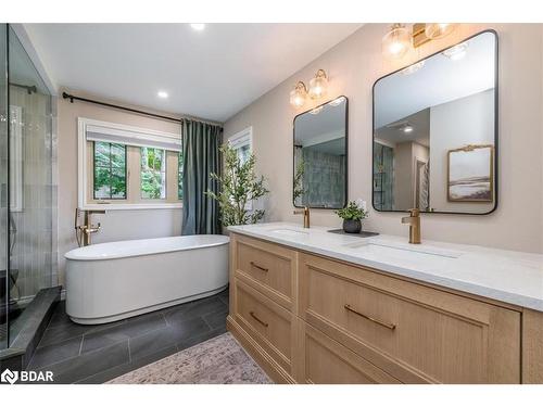 32 Forest Hill Drive, Midhurst, ON - Indoor Photo Showing Bathroom