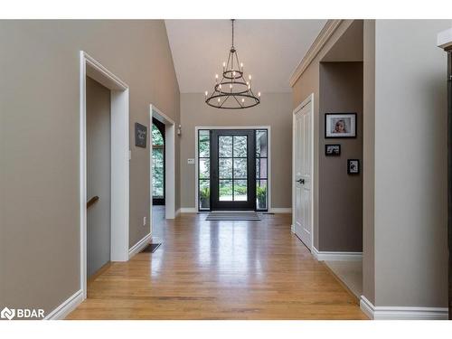 32 Forest Hill Drive, Midhurst, ON - Indoor Photo Showing Other Room