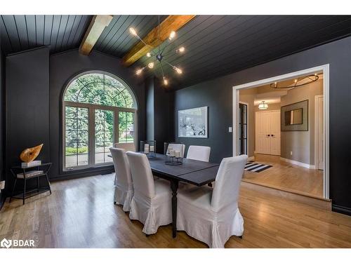 32 Forest Hill Drive, Midhurst, ON - Indoor Photo Showing Dining Room