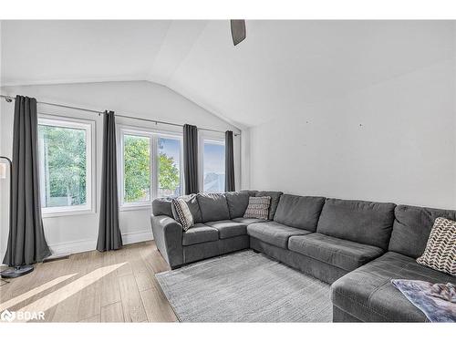 3075 Orion Blvd Boulevard, Orillia, ON - Indoor Photo Showing Living Room