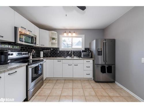 23 Leisure Court, Coldwater, ON - Indoor Photo Showing Kitchen